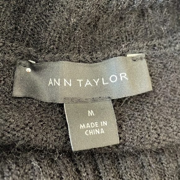 Ann Taylor Flare Sleeve Turtleneck Tunic Sweater Gray M - Picture 7 of 8